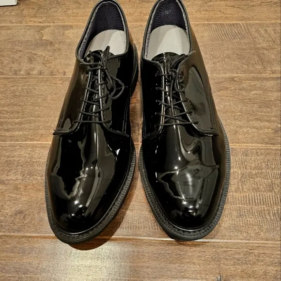 Vibram Capps - Black High Gloss Men' Shoes (NWOT) Size US 11.5D