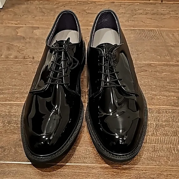 Vibram Capps - Black High Gloss Men' Shoes (NWOT) Size US 11.5D