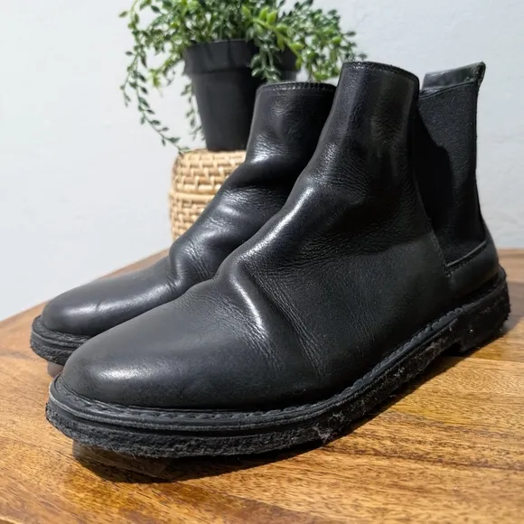 Vince Black‎ Leather Wool Lined Gum Sole Winter Pull up Ankle Boots  7.5