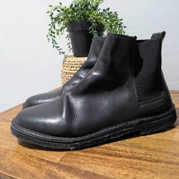 Vince Black‎ Leather Wool Lined Gum Sole Winter Pull up Ankle Boots  7.5