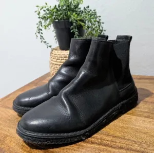 Vince Black‎ Leather Wool Lined Gum Sole Winter Pull up Ankle Boots  7.5
