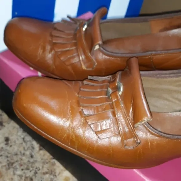 Vintage 1970s Heiress ladies dress shoes 8