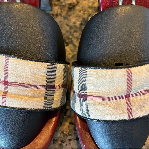 Vintage Burberry Heels, Great Condition, Size 37, Made in Italy.