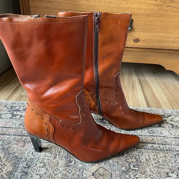 Vintage Leather Whipstitch Western Curved Block Heel Boots in Mahogany Brown