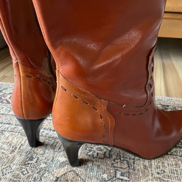 Vintage Leather Whipstitch Western Curved Block Heel Boots in Mahogany Brown