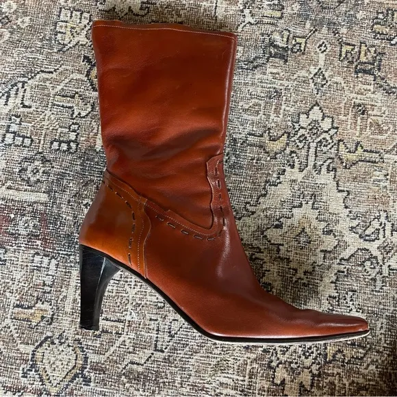 Vintage Leather Whipstitch Western Curved Block Heel Boots in Mahogany Brown