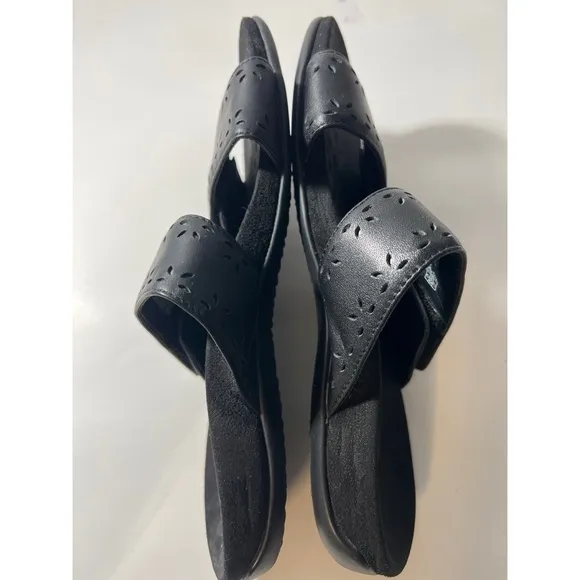Vionic Black Slide Sandals with Cutout Design