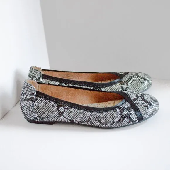 VIONIC CAROL BALLET FLATS Animal Print -Black &amp; White- Vionic Shoes Womens Sz 7