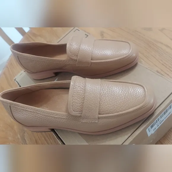 Vionic Sella shoes size 8.5 women's