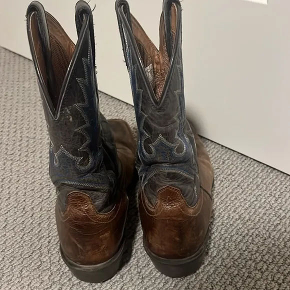 VTG Ariat cowboy boots