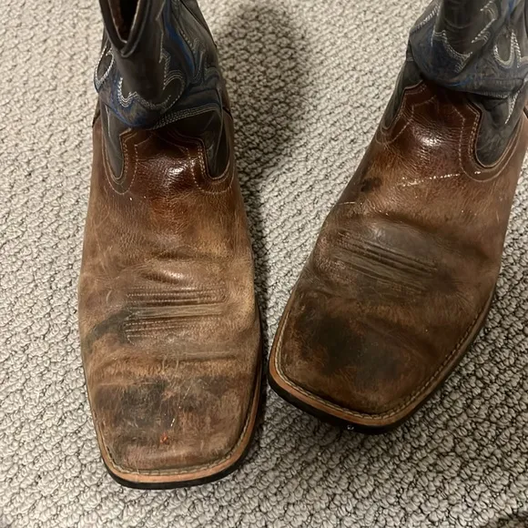 VTG Ariat cowboy boots
