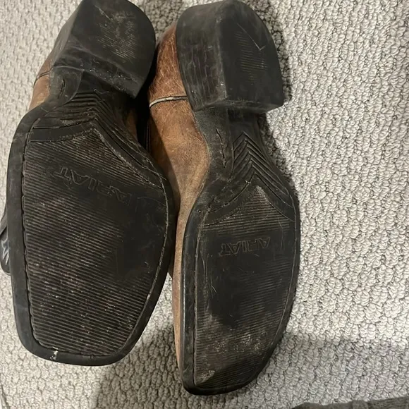 VTG Ariat cowboy boots