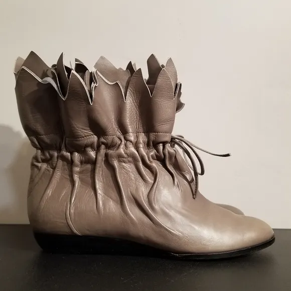 VTG JULIANELLI ITALIAN LEATHER BOOTS BOOTIES 80S REN FEST 70S FALL WINTER UNIQUE