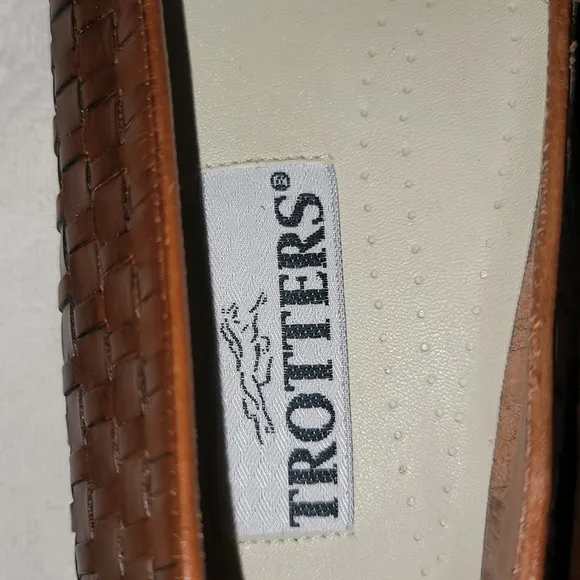 VTG Trotters loafers shoes brown 100% leather sz 7 NWOT