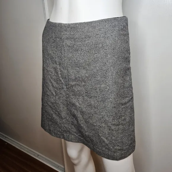 Wilfred Aritzia Grey Wool &amp; Cashmere Skirt Size 6 Fabric Made In Italy