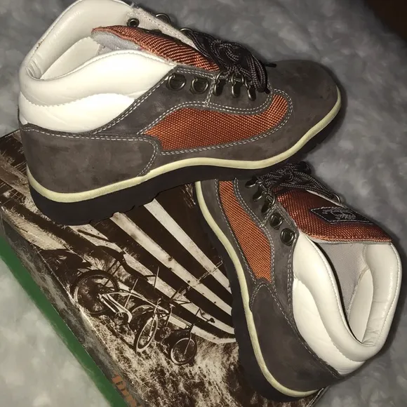 Winter timberland field boots size 5 youth/juniors