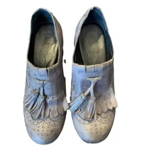 Women's Born Gray Leather Shoes. Size 6