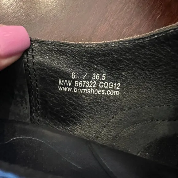 Women's Born Gray Leather Shoes. Size 6