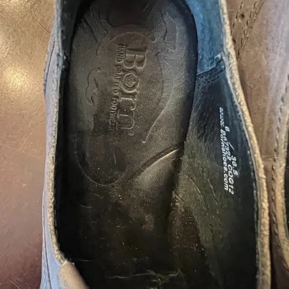 Women's Born Gray Leather Shoes. Size 6