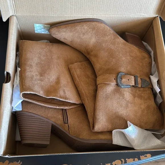 Women's chestnut Faux Suede. Zip up. NEW in box. Size 7 M.