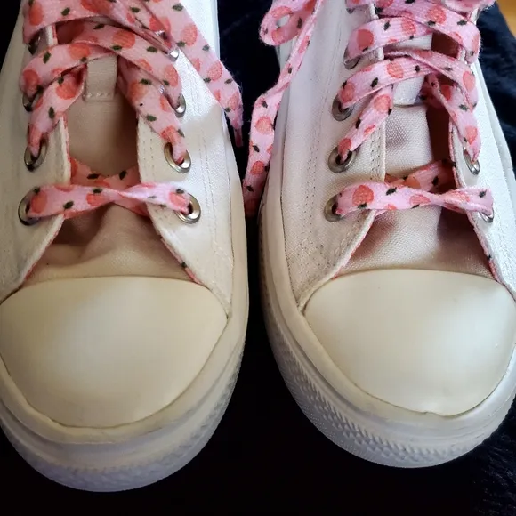 Women's Converse  Platform Peaches 'Cherry Blossom Size 9.5