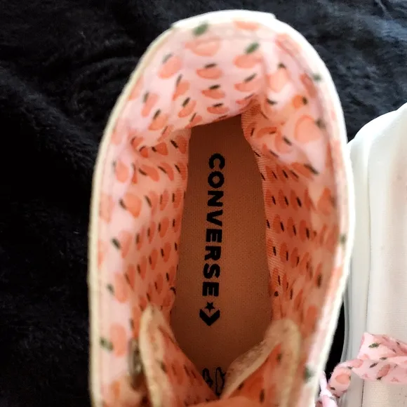 Women's Converse  Platform Peaches 'Cherry Blossom Size 9.5