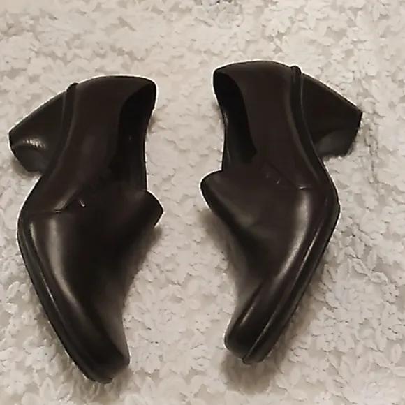 Women's Dansko brown leather shoes with heel size 38
