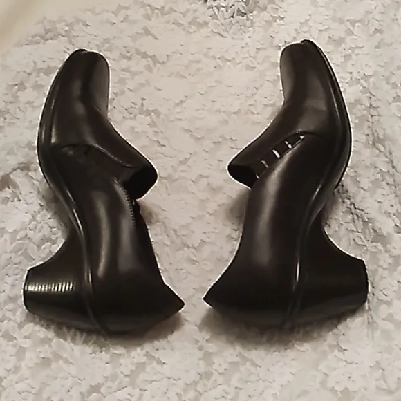 Women's Dansko brown leather shoes with heel size 38