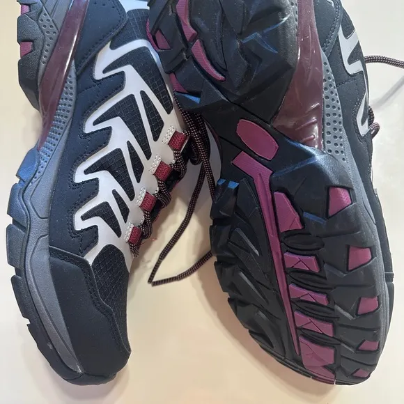 Women's Hiking Shoes