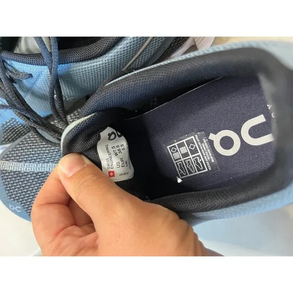 Women's on cloud cloud X running shoes 7.5 blue sneakers