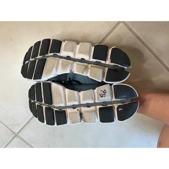 Women's on cloud cloud X running shoes 7.5 blue sneakers