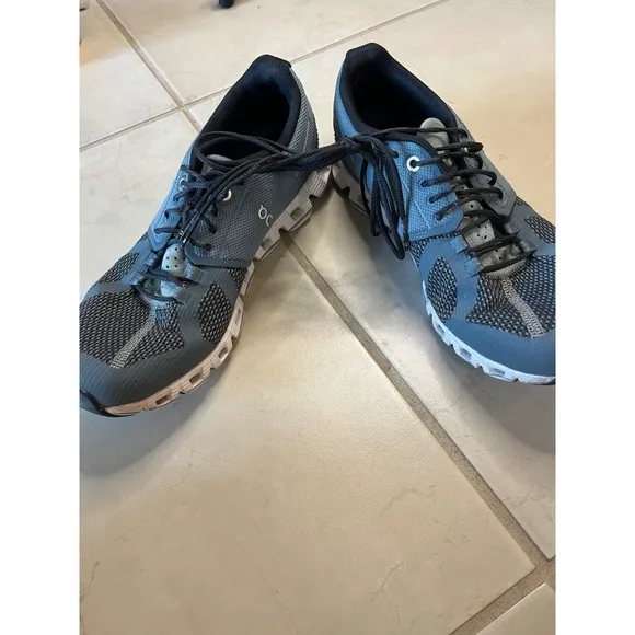 Women's on cloud cloud X running shoes 7.5 blue sneakers
