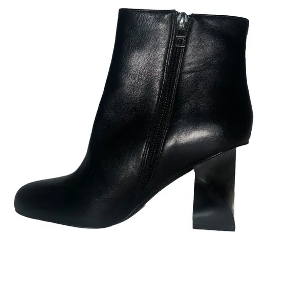 Women's Opening Ceremony Twisted Heel Black Zip Boots S 9.5