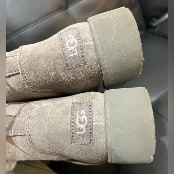 Womens UGG Australia Kristin Warm Winter Boots - light grey color size 9