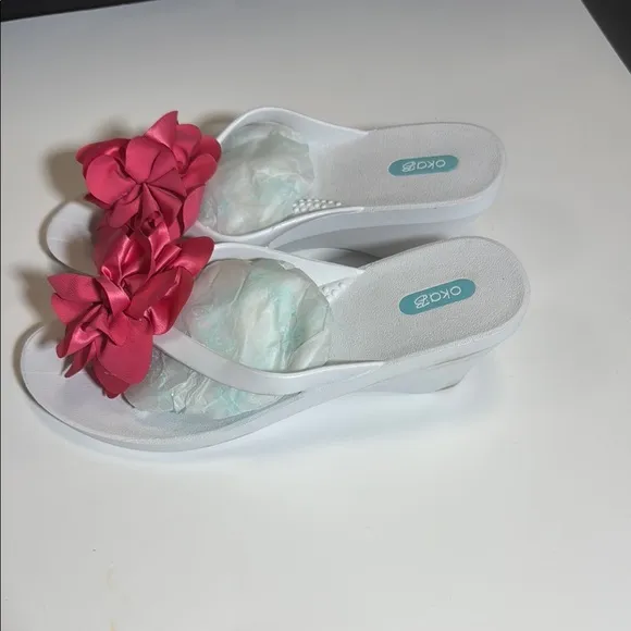 Women's White and Pink Sandals