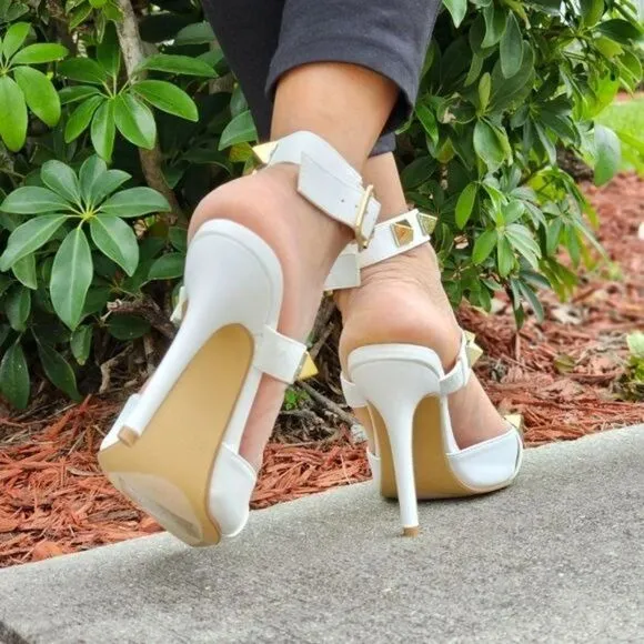 Women's White Rockstud Ankle Strap Pump