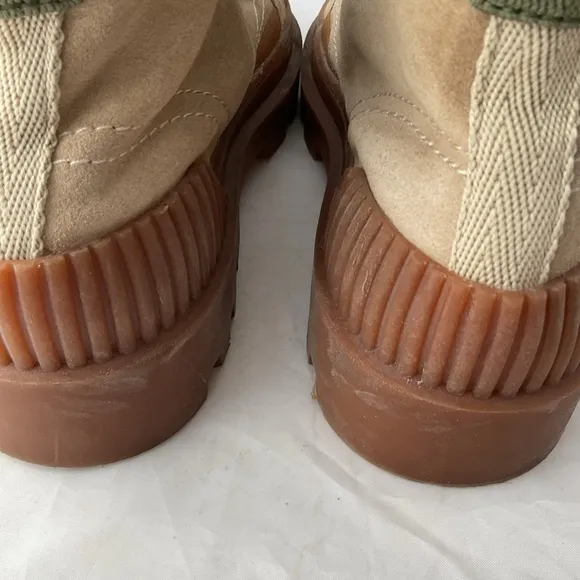 Zara Green and Tan Chunky Lace-up Combat Boots Size EU35