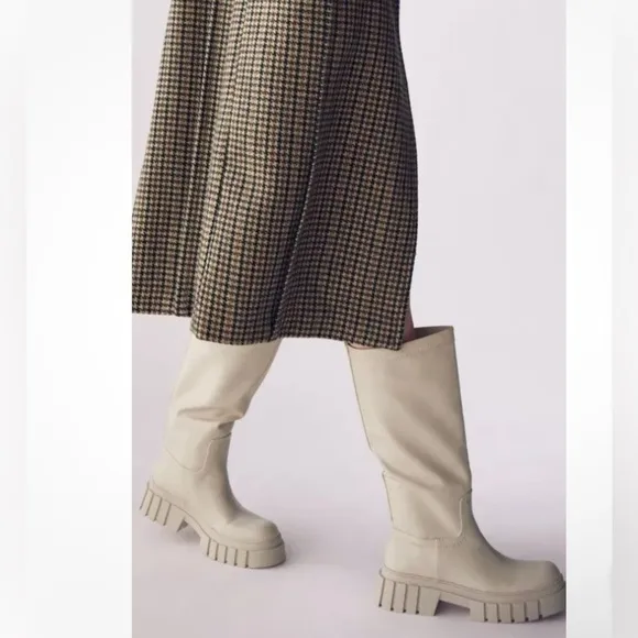 Zara New l! Viral Chunky Rubberized Tall Stylish Winter Combat Boots